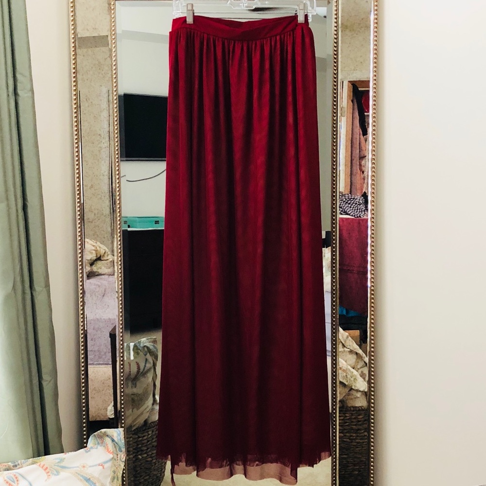 🆕 Francesca’s Maxi skirt